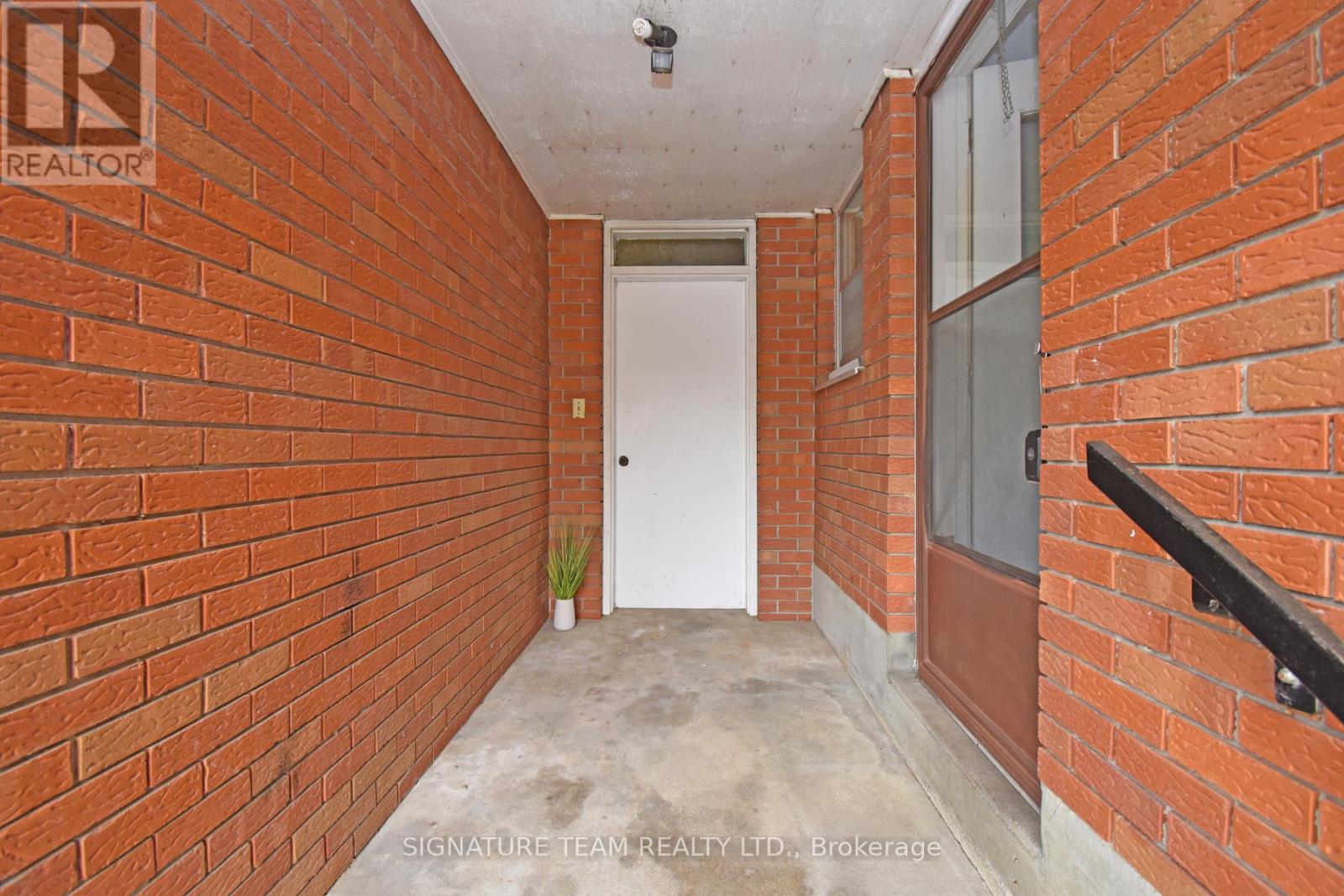 22 Elm Street, Killaloe, Ontario  K0J 2A0 - Photo 5 - X12199214