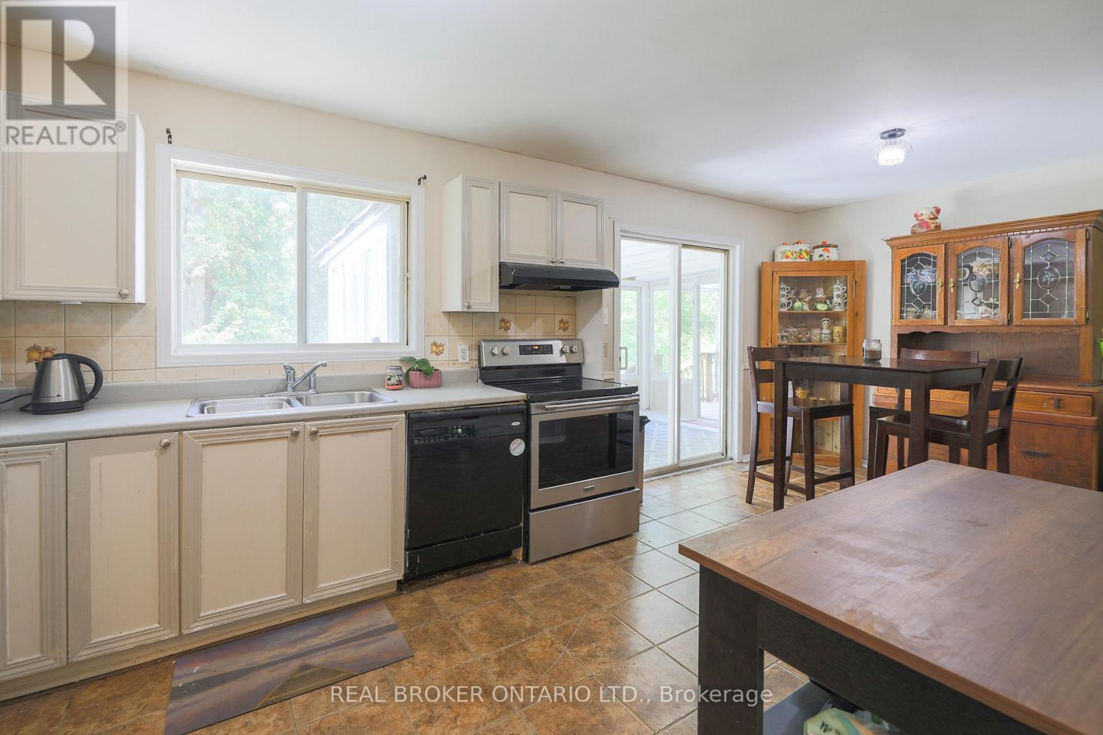 30 Kingfisher Crescent, North Grenville, Ontario  K0G 1J0 - Photo 9 - X12199236