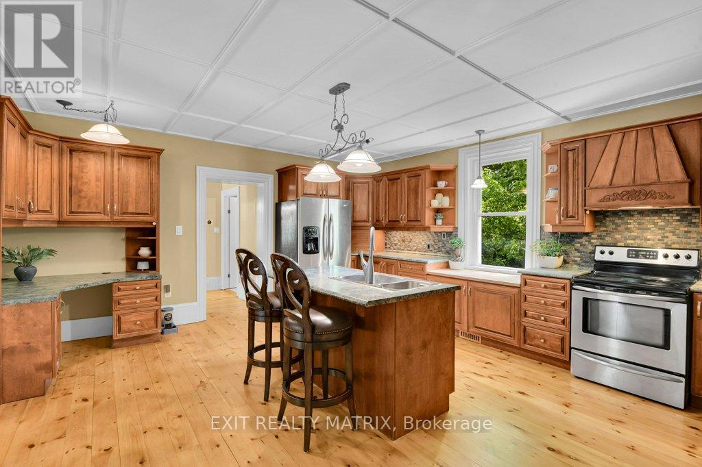 7735 Snake Island Road, Ottawa, Ontario  K0A 2P0 - Photo 11 - X12199255