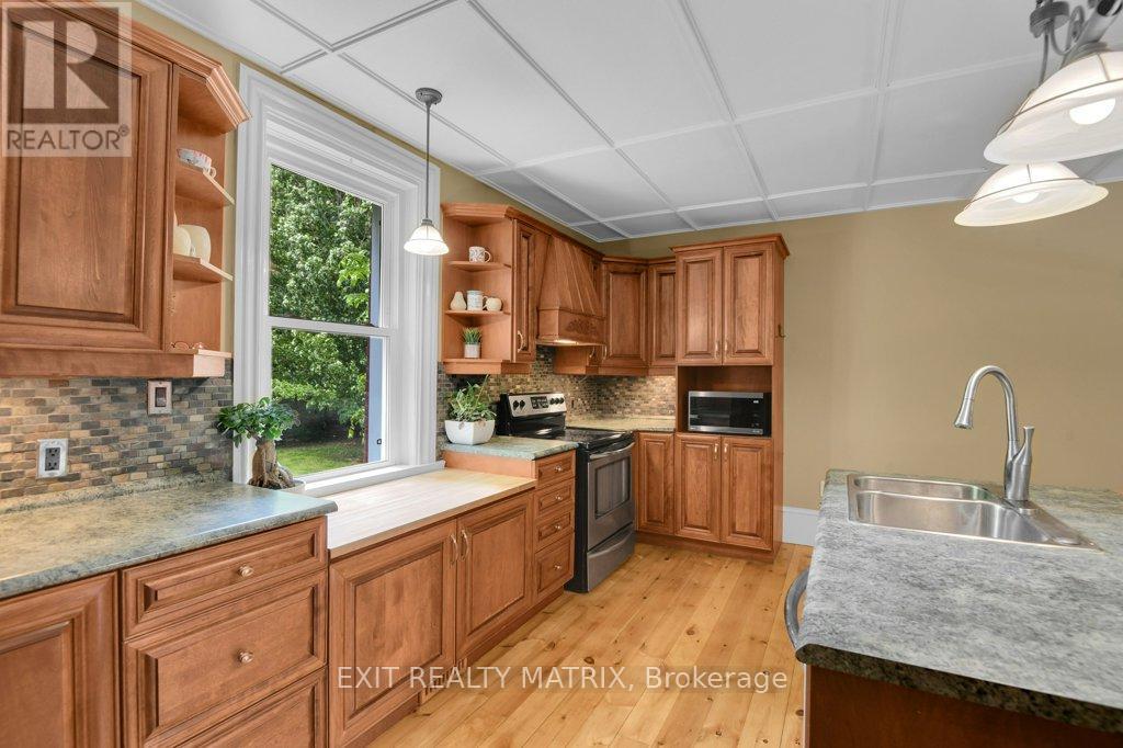 7735 Snake Island Road, Ottawa, Ontario  K0A 2P0 - Photo 12 - X12199255