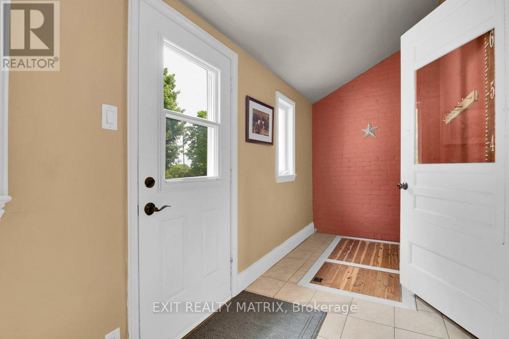 7735 Snake Island Road, Ottawa, Ontario  K0A 2P0 - Photo 14 - X12199255