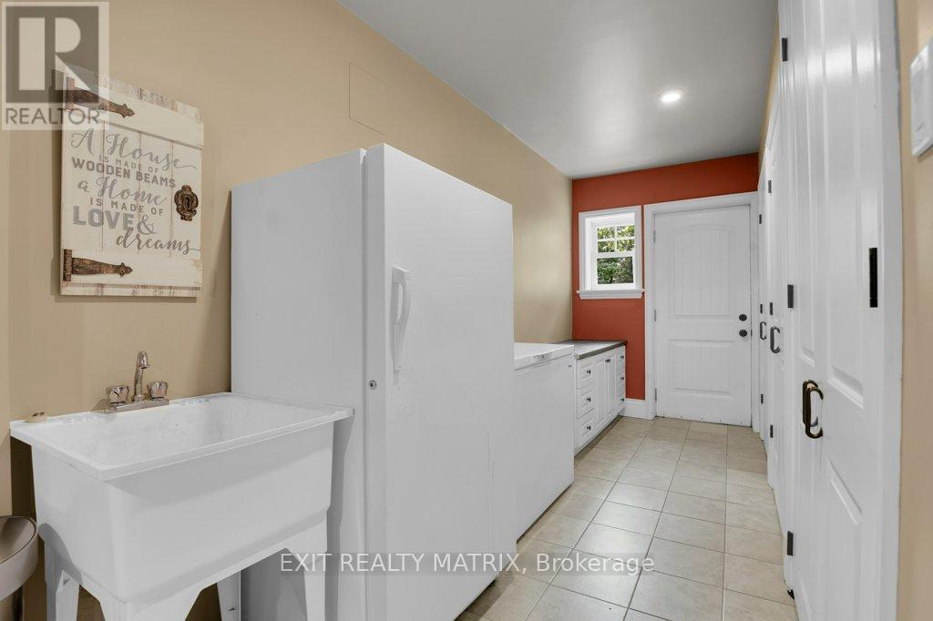 7735 Snake Island Road, Ottawa, Ontario  K0A 2P0 - Photo 15 - X12199255