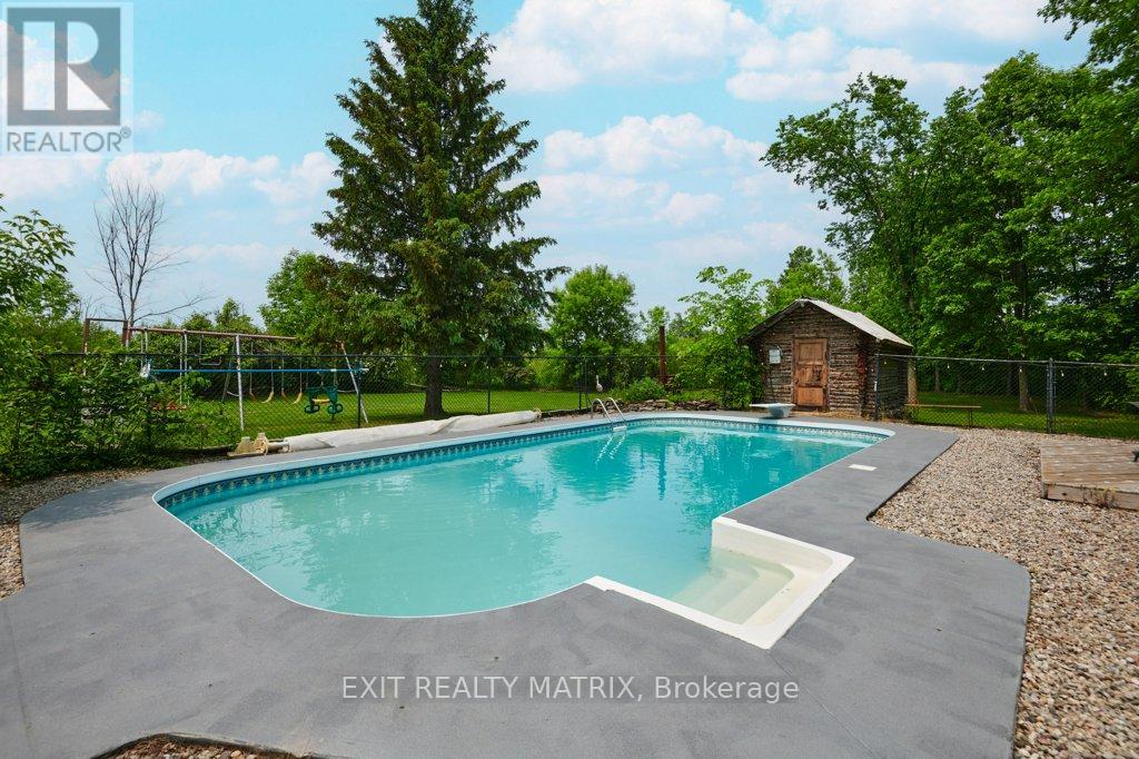 7735 Snake Island Road, Ottawa, Ontario  K0A 2P0 - Photo 33 - X12199255