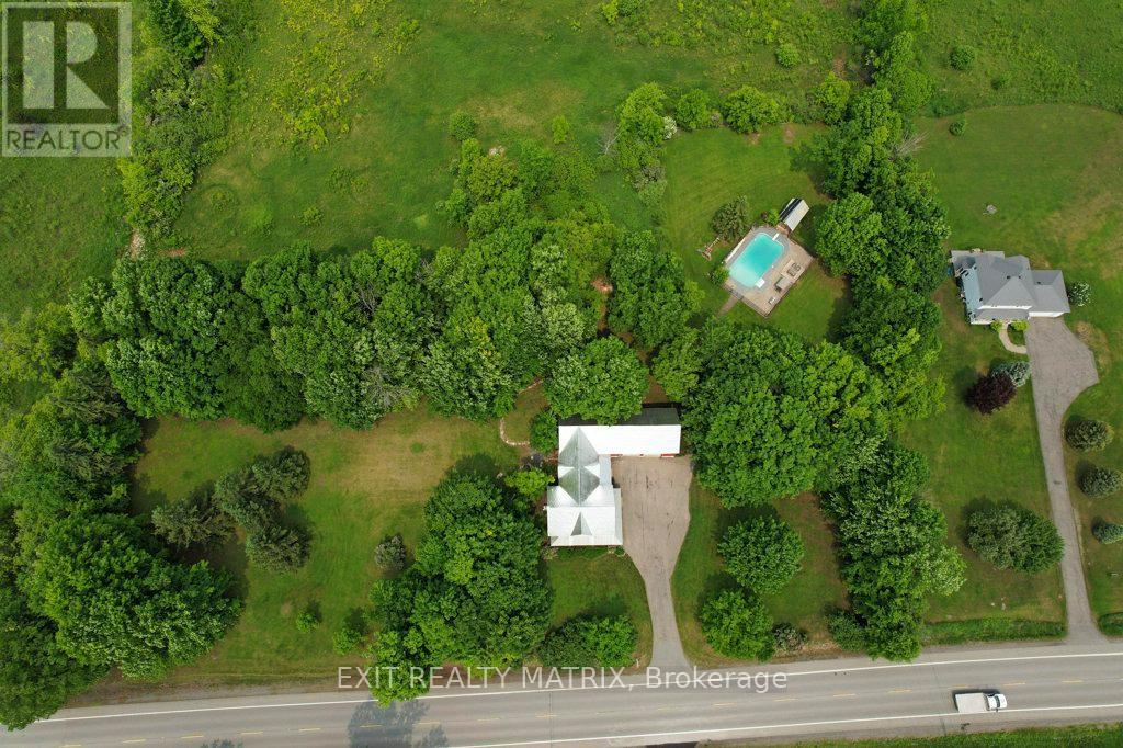 7735 Snake Island Road, Ottawa, Ontario  K0A 2P0 - Photo 36 - X12199255