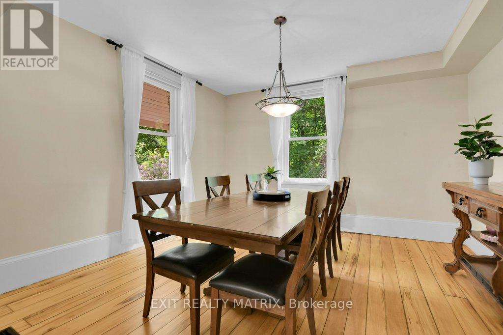 7735 Snake Island Road, Ottawa, Ontario  K0A 2P0 - Photo 9 - X12199255