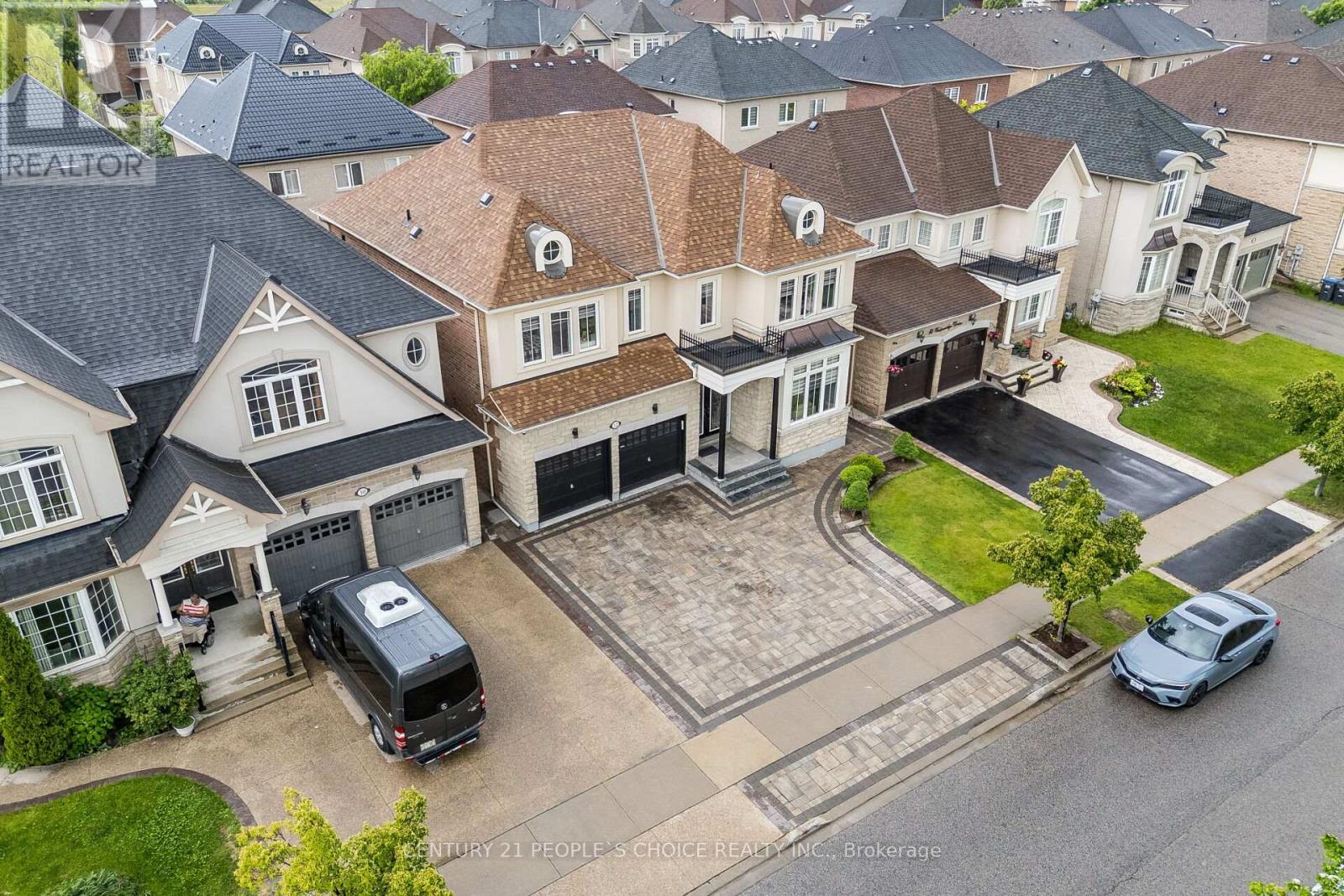 12 Vintonridge Drive, Brampton, Ontario  L6P 2T6 - Photo 6 - W12198783