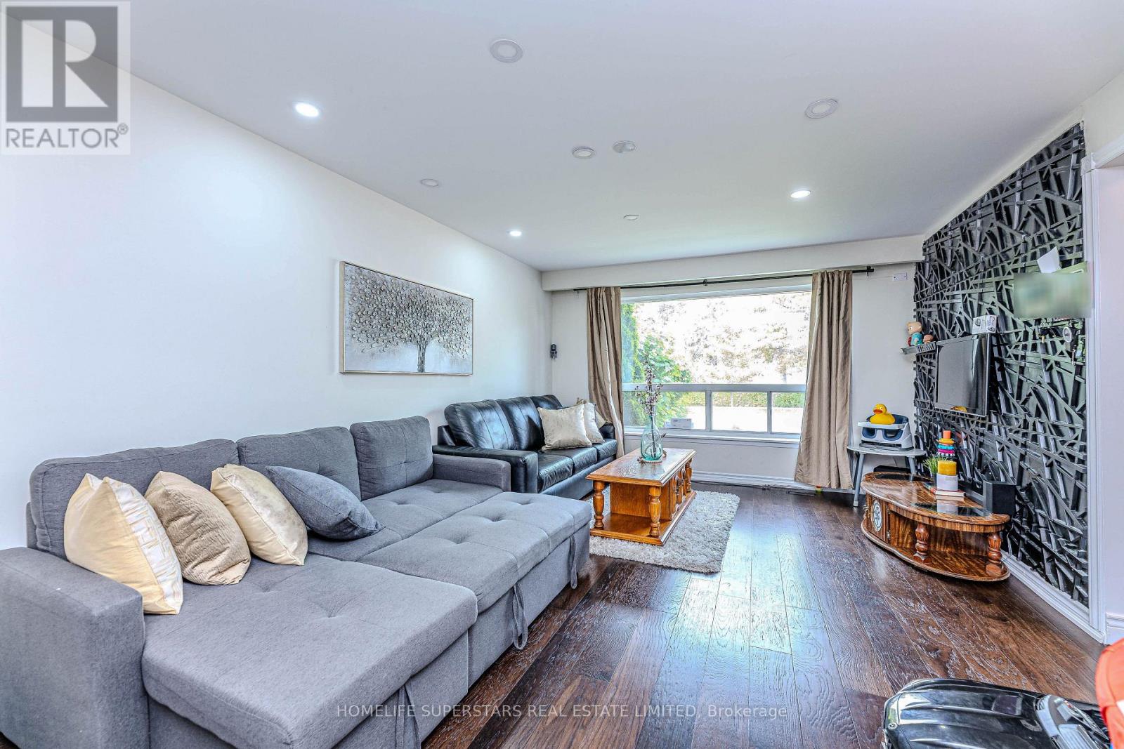 3 Lightwood Drive, Toronto, Ontario  M9V 2Z1 - Photo 11 - W12198785