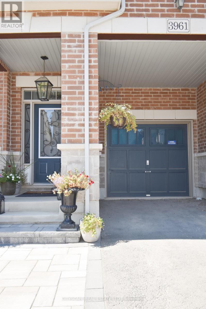 3961 Koenig Road, Burlington, Ontario  L7M 0Z7 - Photo 8 - W12198792
