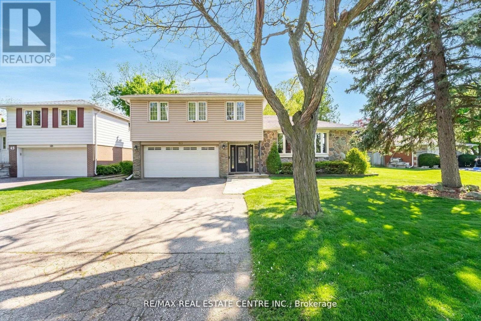 45 CORE CRESCENT, Brampton, Ontario