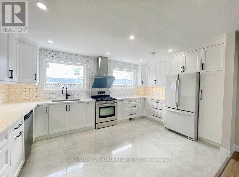Main & Upper - 3260 Oakglade Crescent, Mississauga, Ontario  L5C 1X3 - Photo 10 - W12198802