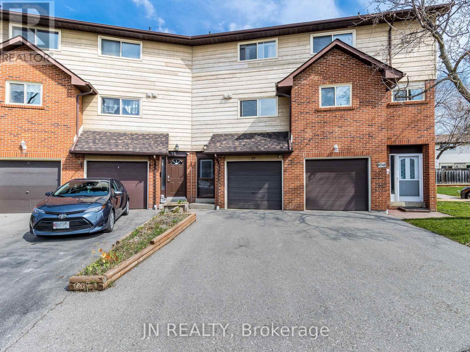 79 - 79 FOSTER CRESCENT, Brampton, Ontario