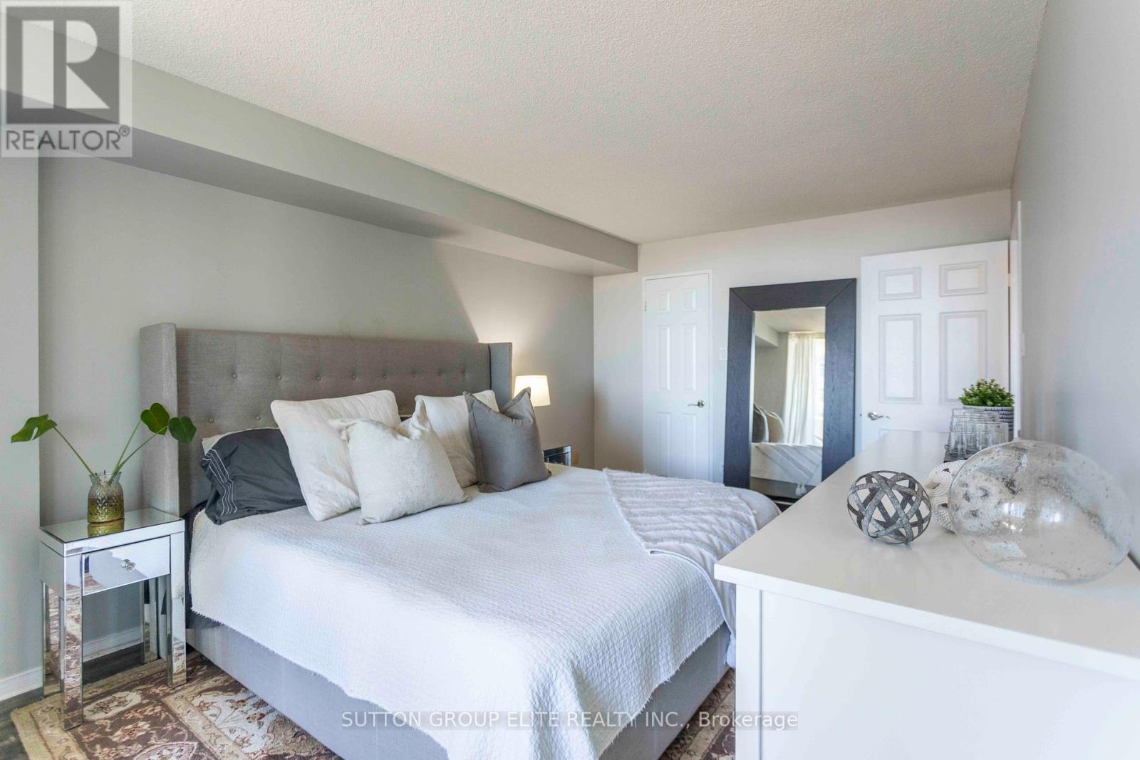 1206 - 330 Rathburn Road W, Mississauga (Creditview), Ontario  L5B 3Y1 - Photo 25 - W12198876