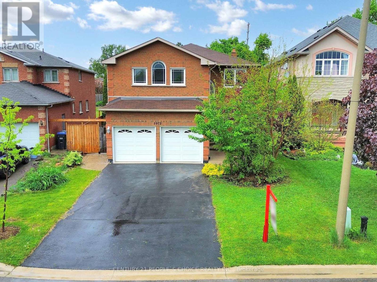5972 Aquarius Court, Mississauga, Ontario  L5M 4Z9 - Photo 2 - W12198891