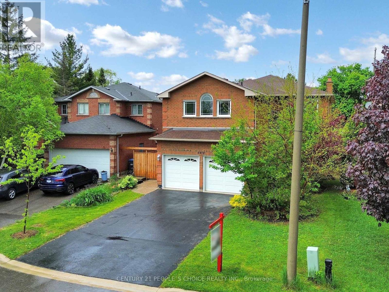 5972 Aquarius Court, Mississauga, Ontario  L5M 4Z9 - Photo 3 - W12198891