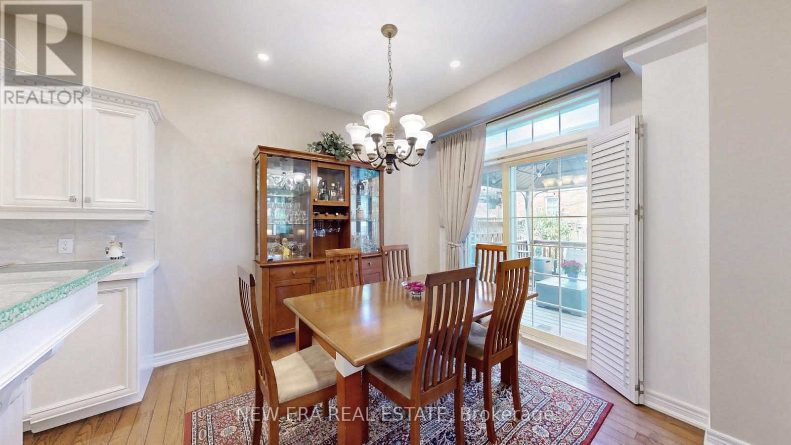 2331 Orchard Road, Burlington, Ontario  L7L 7E8 - Photo 19 - W12198898