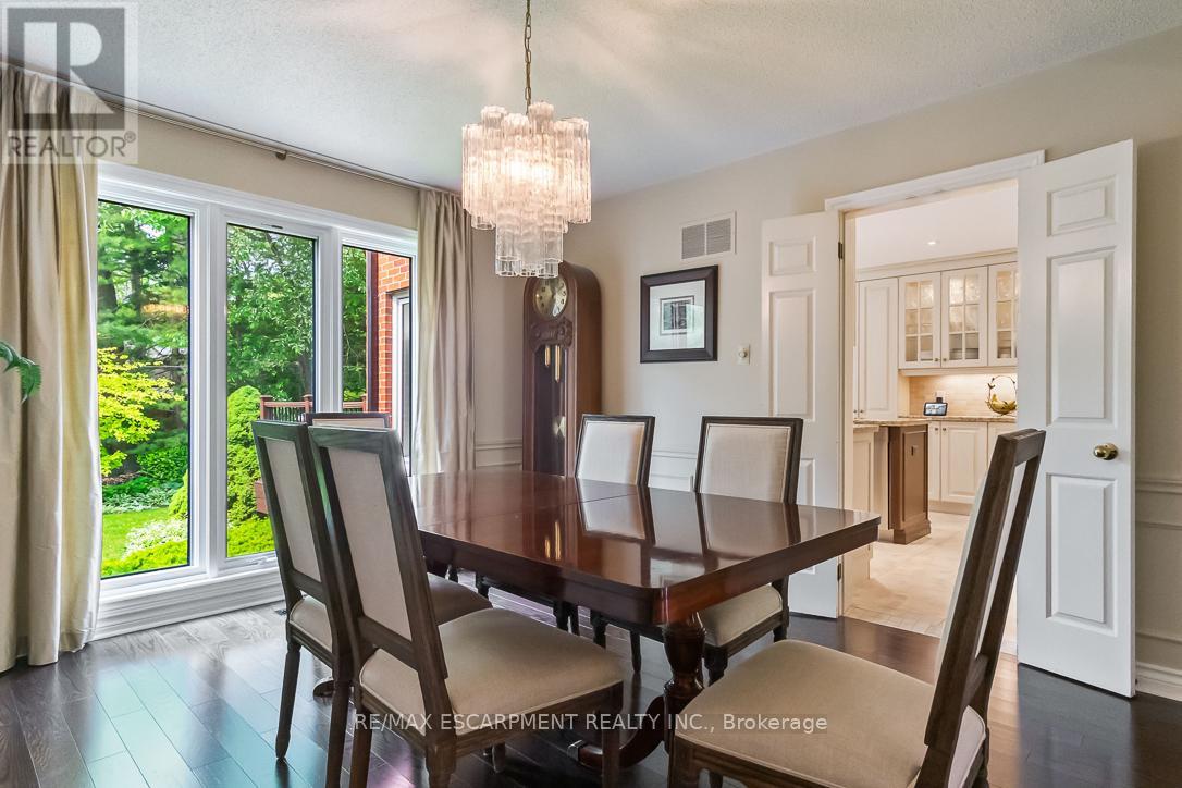 1536 Calumet Place, Mississauga, Ontario  L5J 3A9 - Photo 12 - W12198924