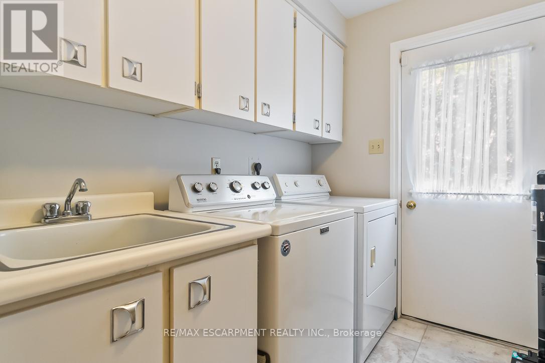 1536 Calumet Place, Mississauga (Lorne Park), Ontario  L5J 3A9 - Photo 23 - W12198924