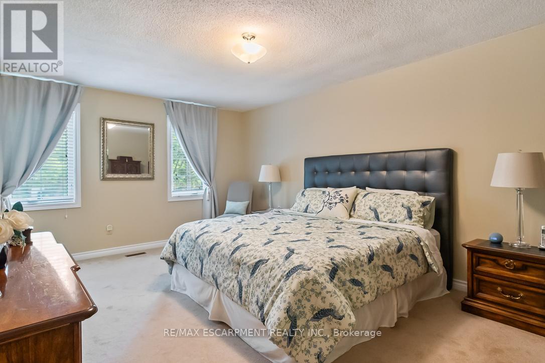 1536 Calumet Place, Mississauga, Ontario  L5J 3A9 - Photo 25 - W12198924