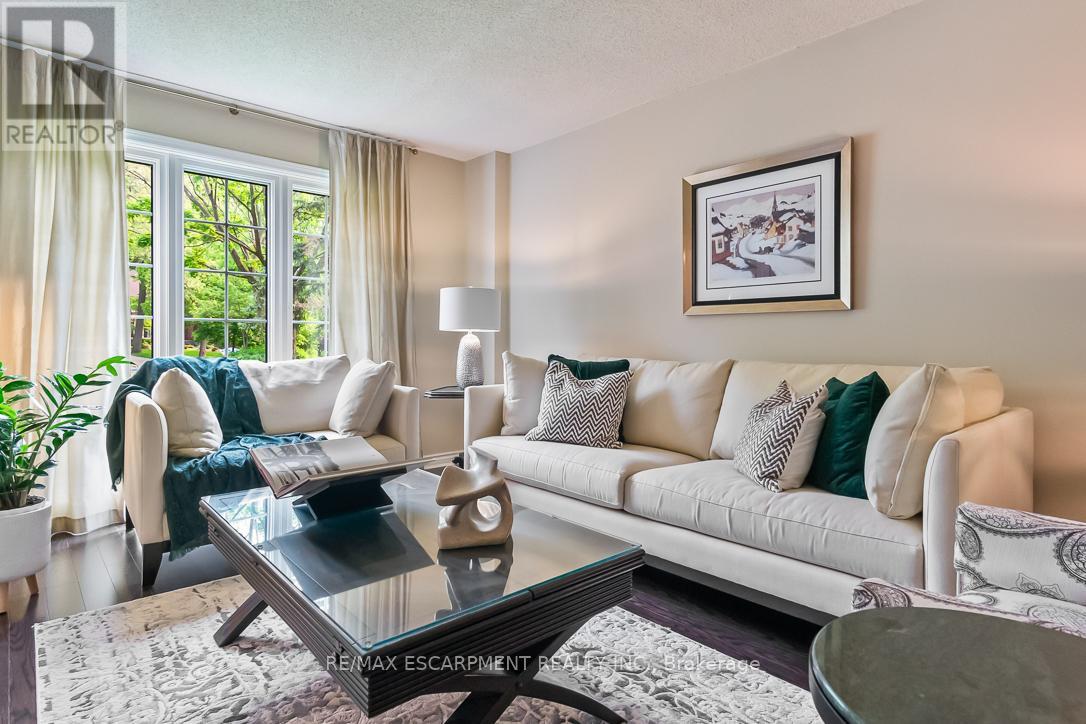 1536 Calumet Place, Mississauga, Ontario  L5J 3A9 - Photo 7 - W12198924