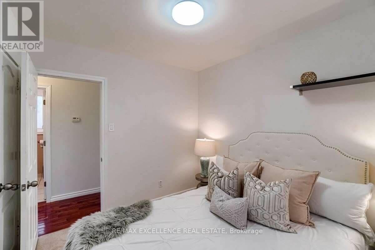 1312 Daimler Road, Mississauga, Ontario  L5J 3T2 - Photo 16 - W12198931