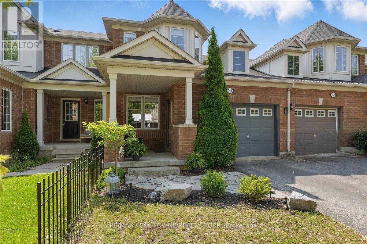 769 Shortreed Crescent, Milton, Ontario  L9T 0E8 - Photo 2 - W12198973