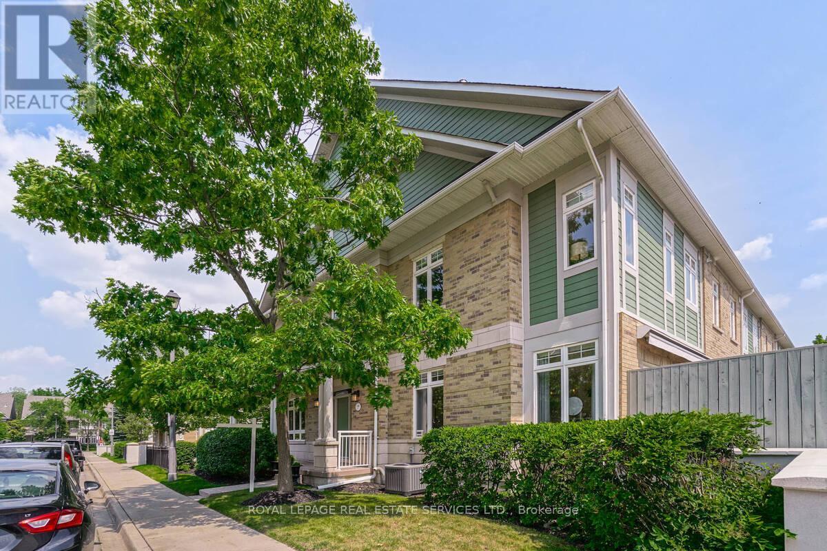 108 Compass Way, Mississauga, Ontario  L5G 4V1 - Photo 2 - W12198978