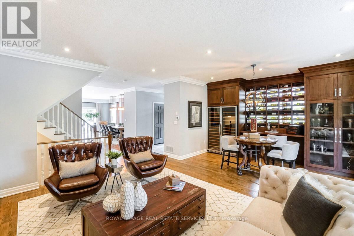 108 Compass Way, Mississauga, Ontario  L5G 4V1 - Photo 5 - W12198978