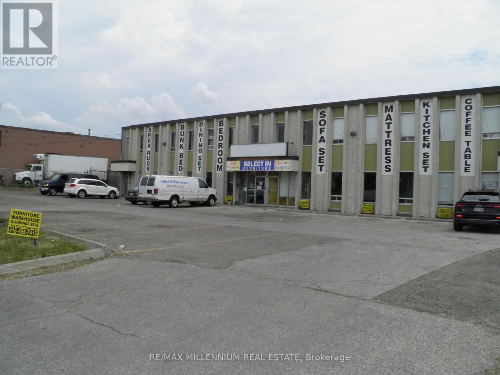 8 - 293 EDDYSTONE AVENUE, Toronto, Ontario
