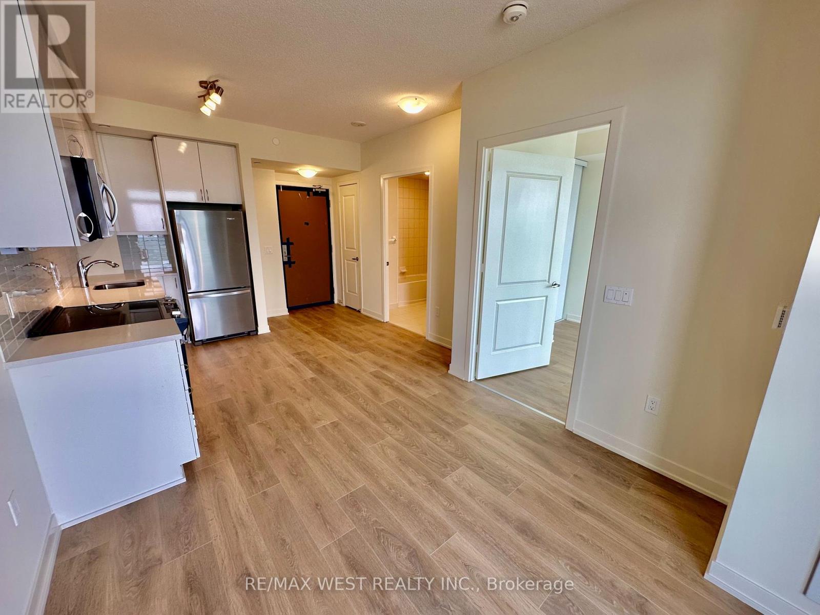 4009 - 38 Annie Craig Drive, Toronto, Ontario  M8V 0G9 - Photo 4 - W12198995