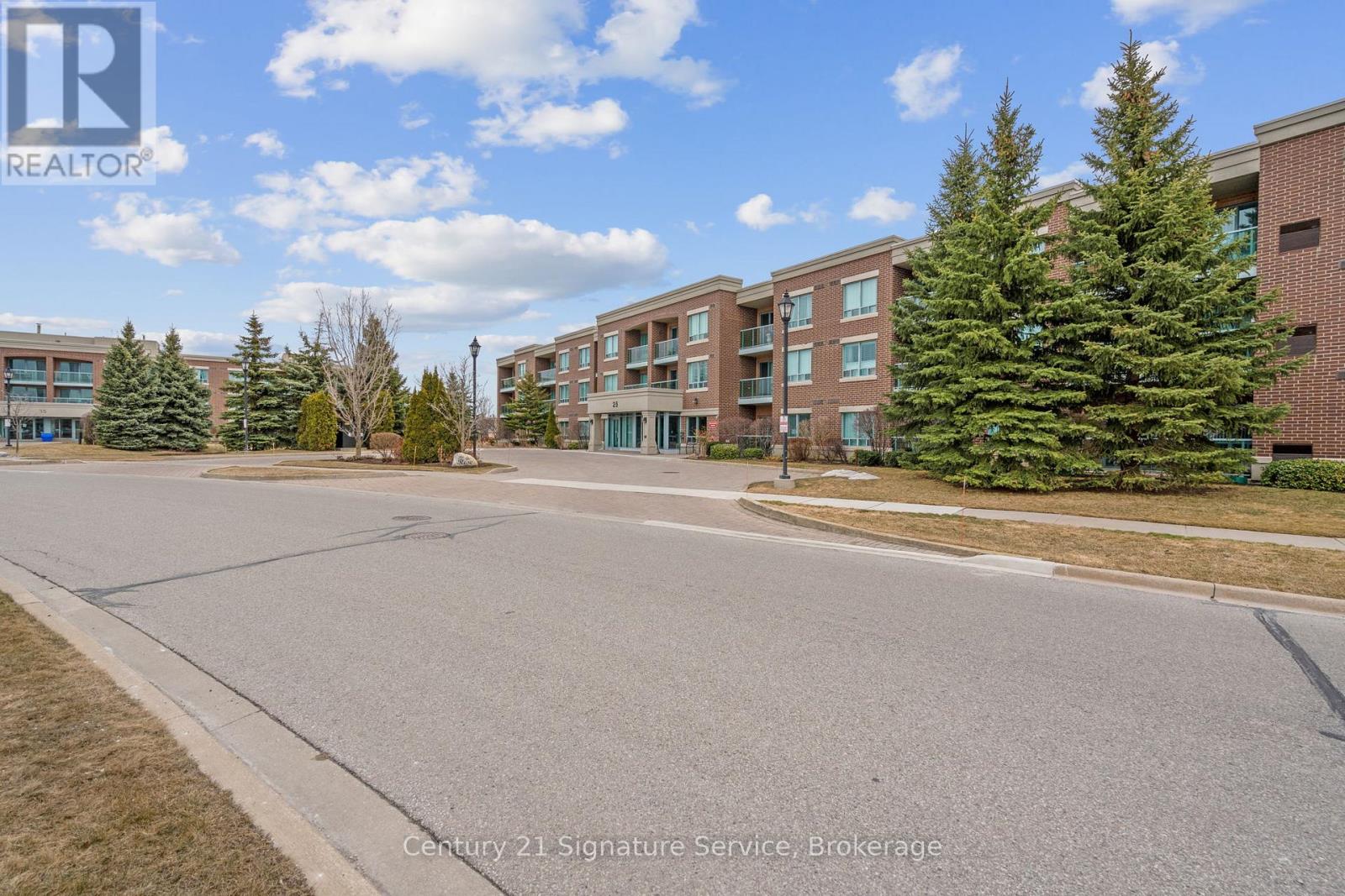 Property at 212 - 25 VIA ROSEDALE WAY image 3