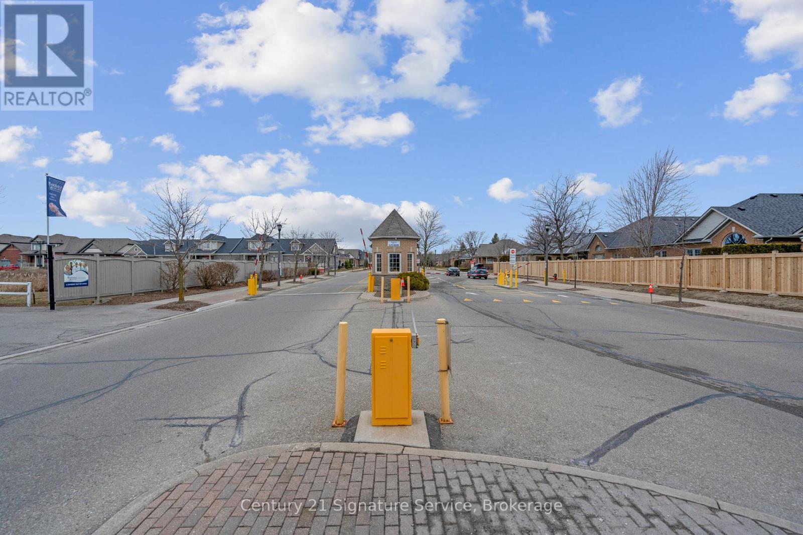 Property at 212 - 25 VIA ROSEDALE WAY image 4