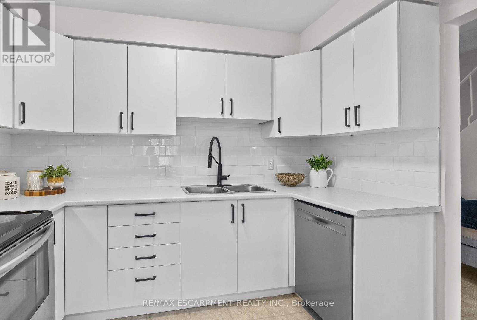 1 - 4197 Longmoor Drive, Burlington, Ontario  L7L 5J9 - Photo 10 - W12199063