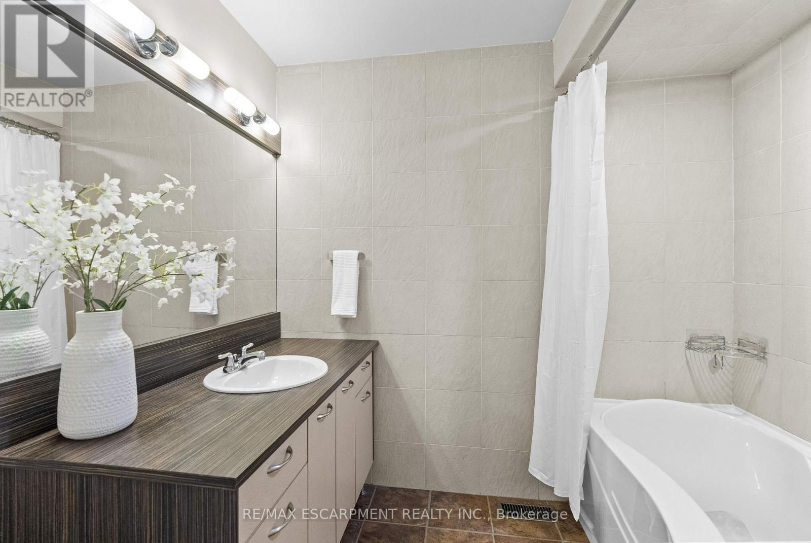 1 - 4197 Longmoor Drive, Burlington, Ontario  L7L 5J9 - Photo 19 - W12199063