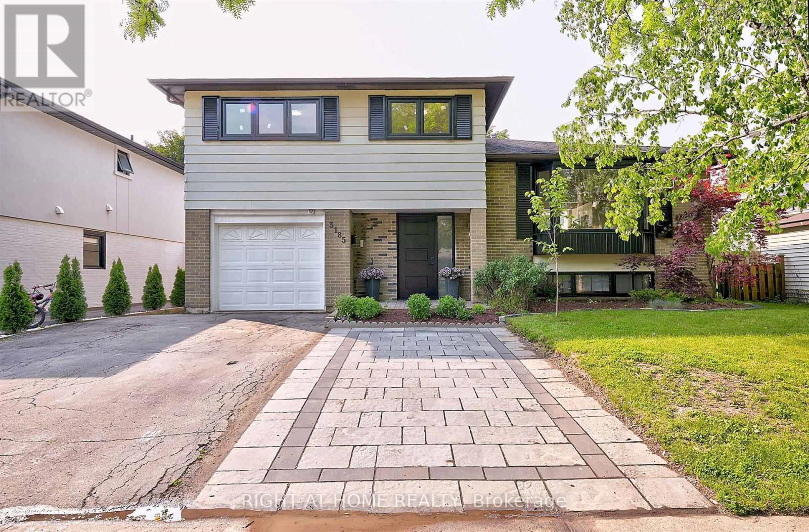 3185 Heathfield Drive, Burlington, Ontario  L7M 1E1 - Photo 1 - W12199079