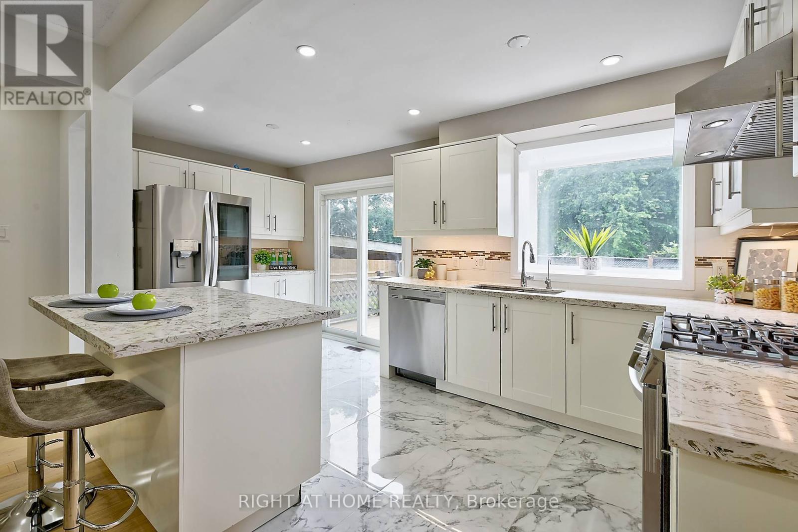 3185 Heathfield Drive, Burlington, Ontario  L7M 1E1 - Photo 15 - W12199079