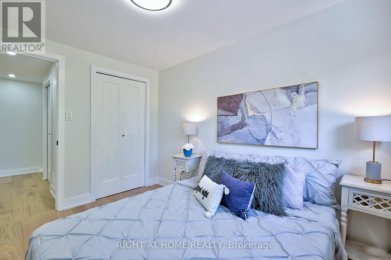 3185 Heathfield Drive, Burlington, Ontario  L7M 1E1 - Photo 18 - W12199079