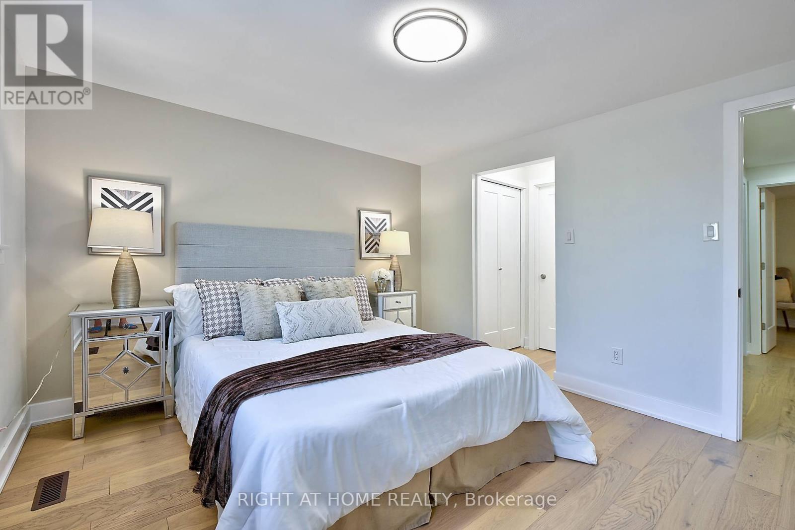 3185 Heathfield Drive, Burlington, Ontario  L7M 1E1 - Photo 19 - W12199079