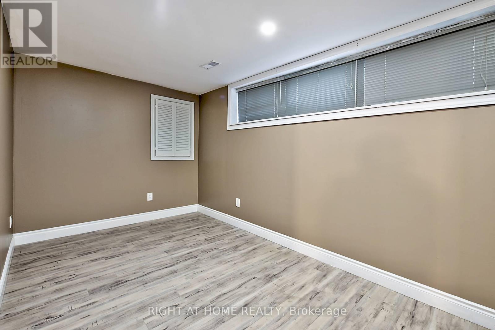 3185 Heathfield Drive, Burlington, Ontario  L7M 1E1 - Photo 29 - W12199079