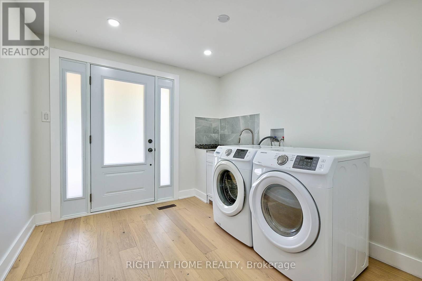 3185 Heathfield Drive, Burlington, Ontario  L7M 1E1 - Photo 6 - W12199079