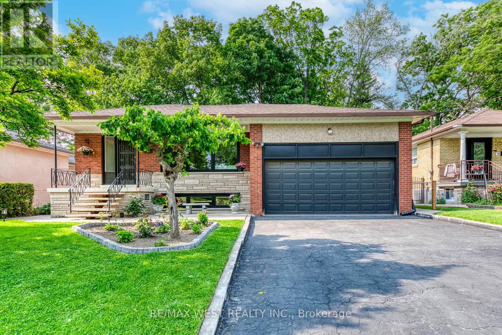 12 REDBANK ROAD, Toronto, Ontario