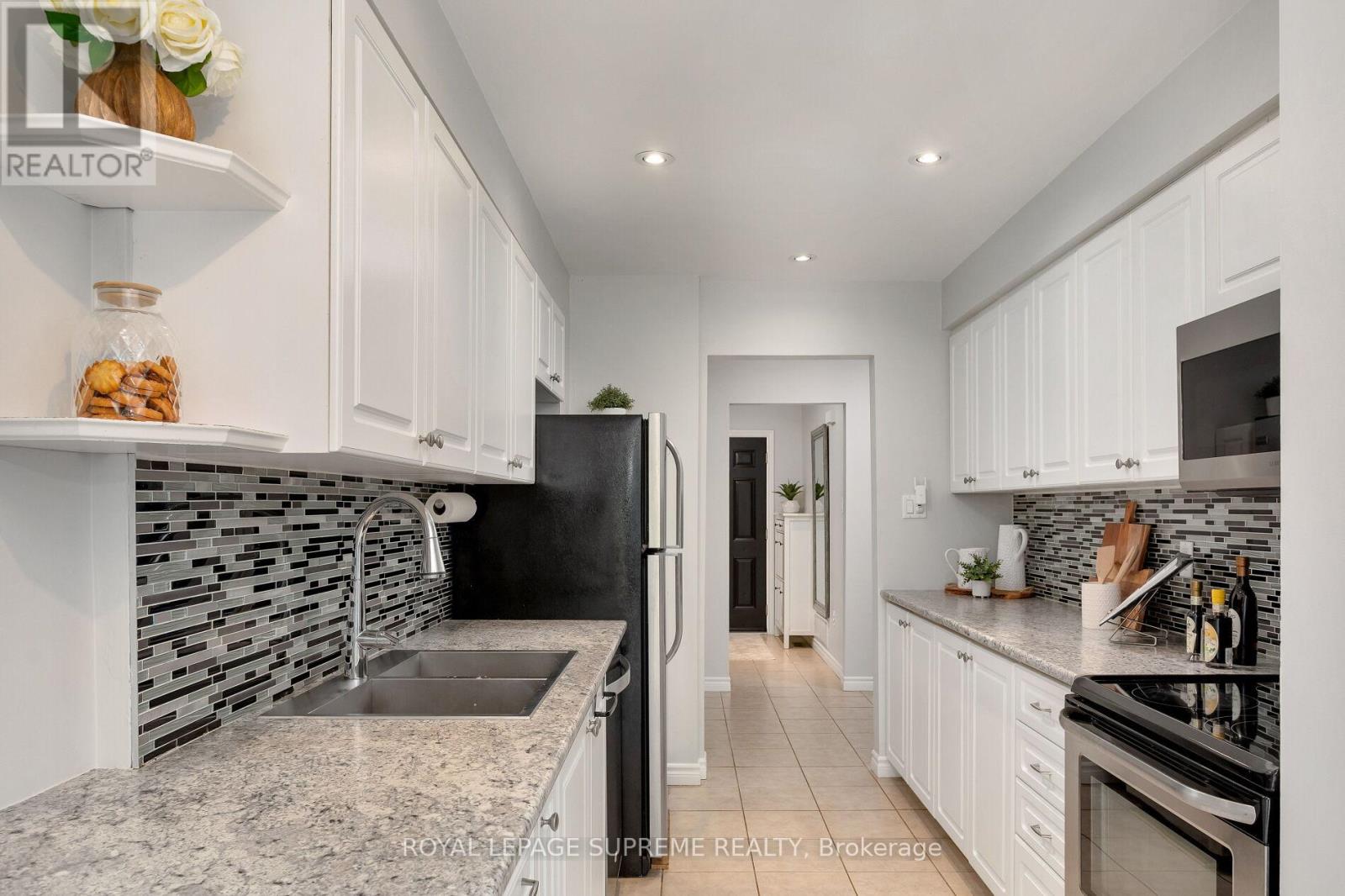 1417 Andros Boulevard, Mississauga, Ontario  L5J 4K2 - Photo 12 - W12199100