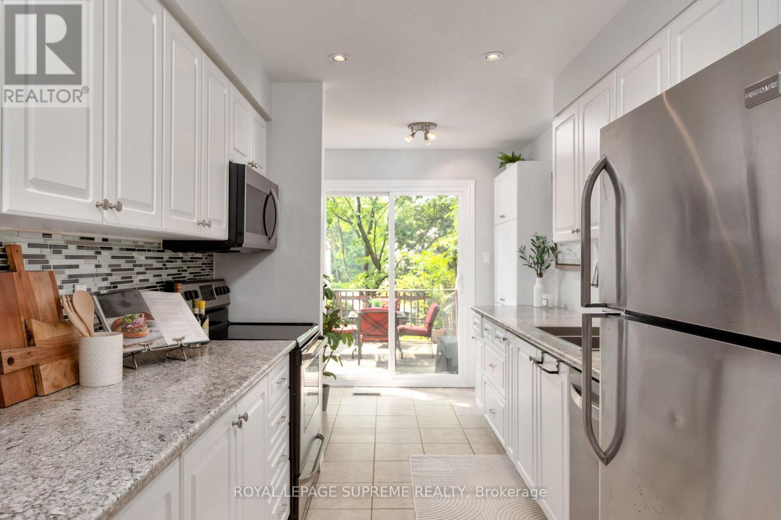 1417 Andros Boulevard, Mississauga, Ontario  L5J 4K2 - Photo 13 - W12199100