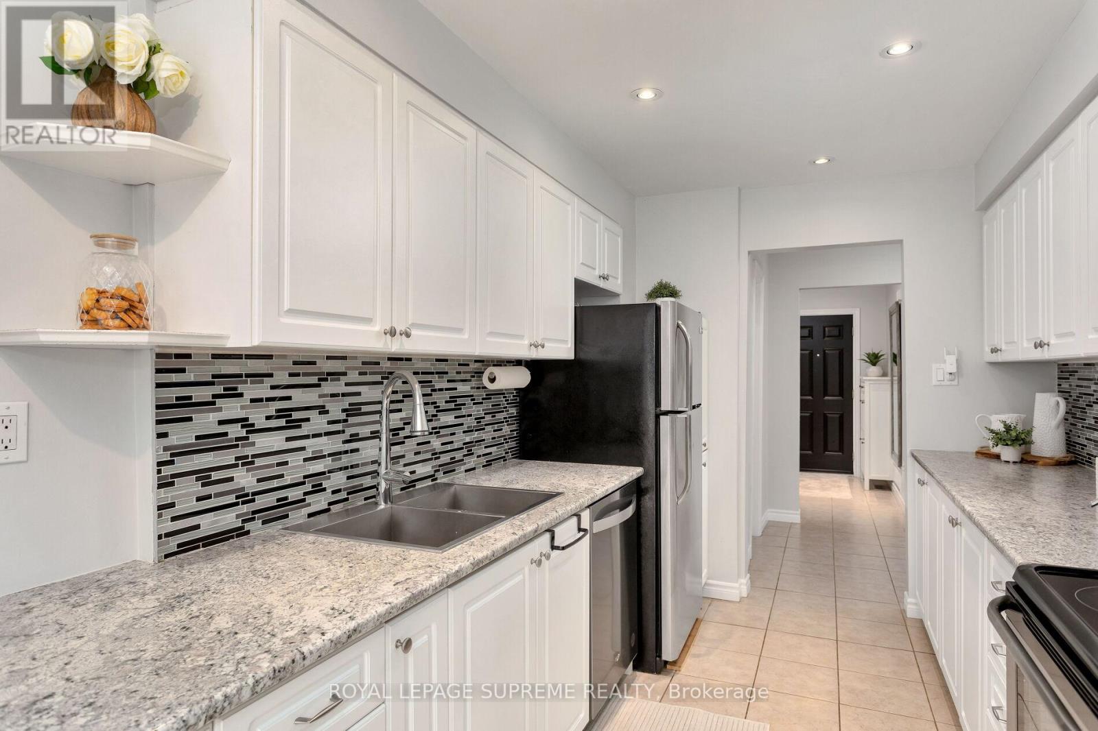 1417 Andros Boulevard, Mississauga, Ontario  L5J 4K2 - Photo 14 - W12199100