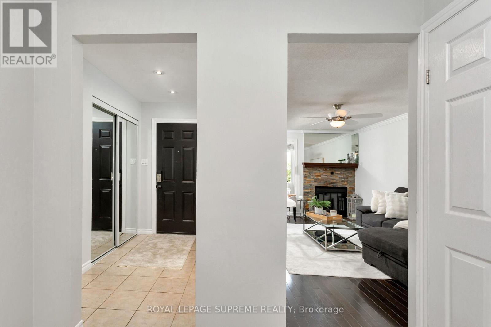 1417 Andros Boulevard, Mississauga, Ontario  L5J 4K2 - Photo 4 - W12199100