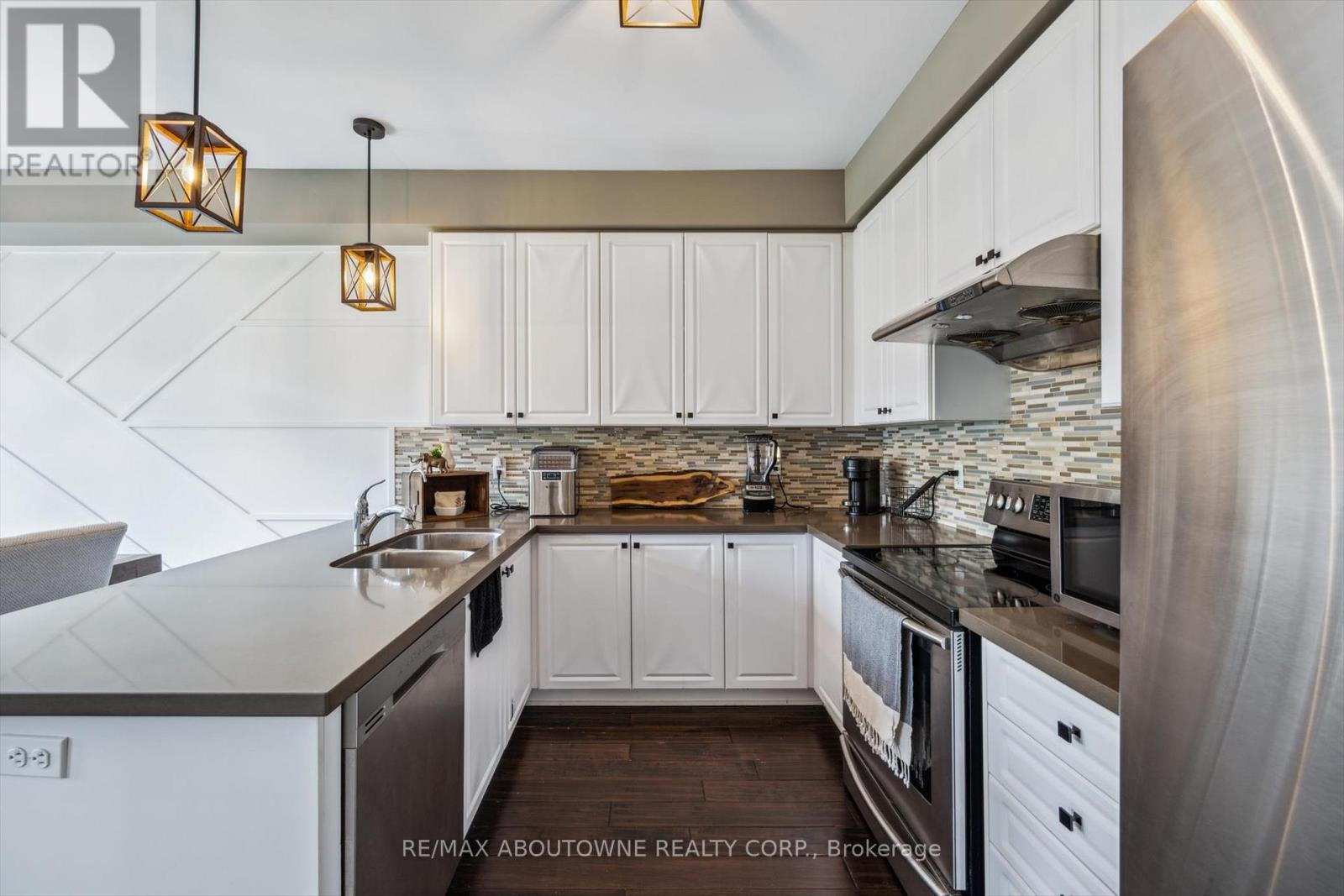 513 Charles Potter Lane, Oakville, Ontario  L6M 0P7 - Photo 15 - W12199105