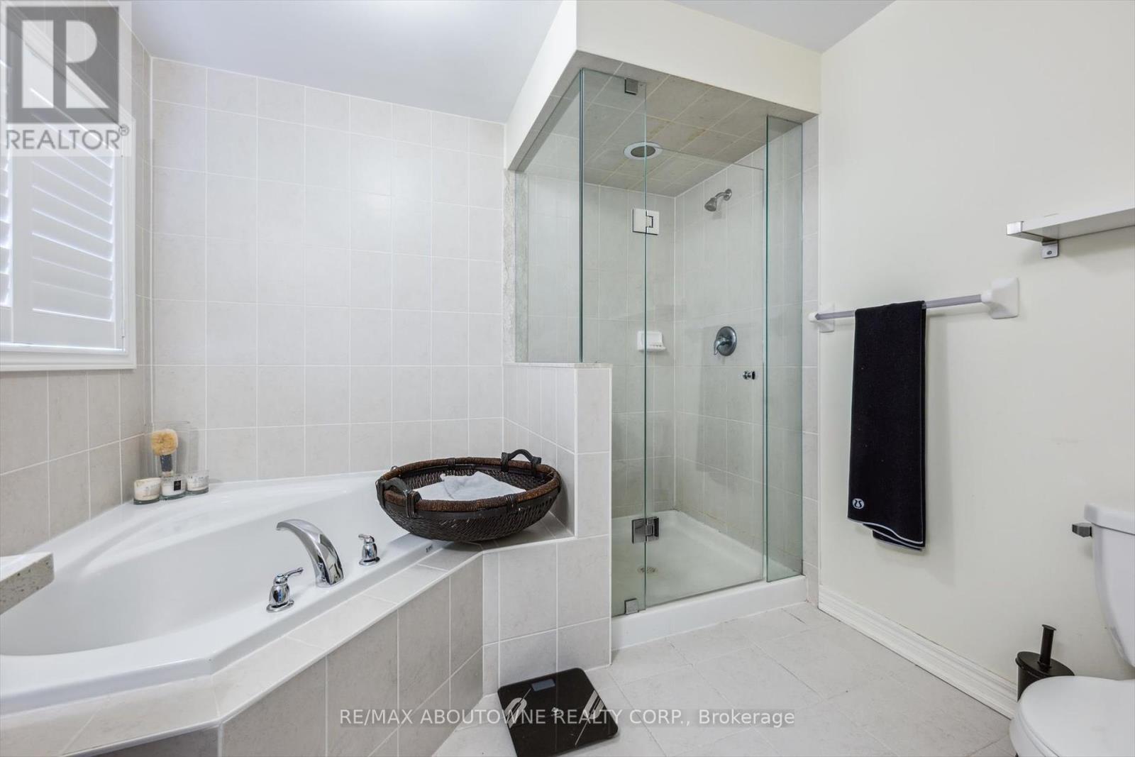 513 Charles Potter Lane, Oakville, Ontario  L6M 0P7 - Photo 26 - W12199105