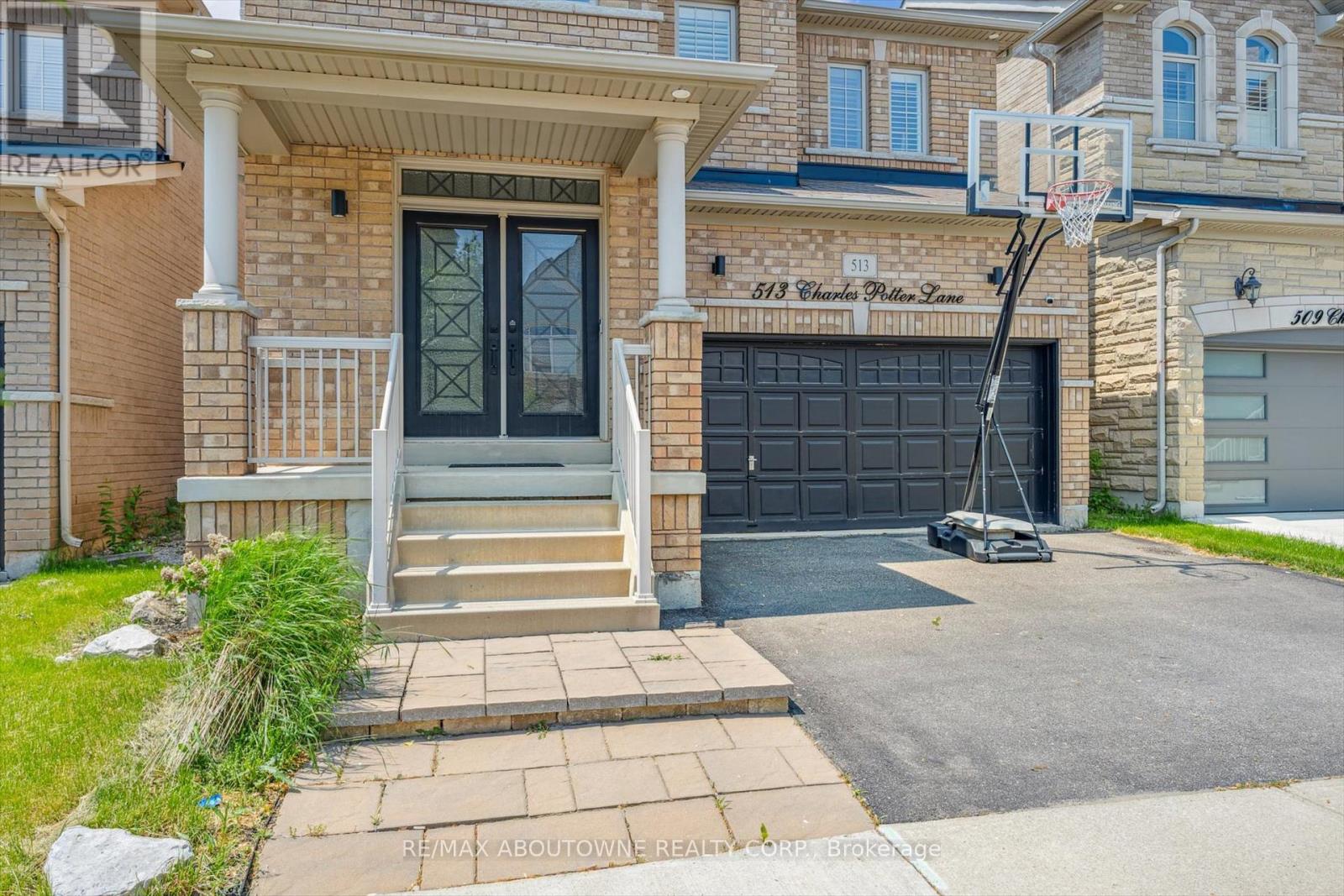 513 Charles Potter Lane, Oakville, Ontario  L6M 0P7 - Photo 3 - W12199105