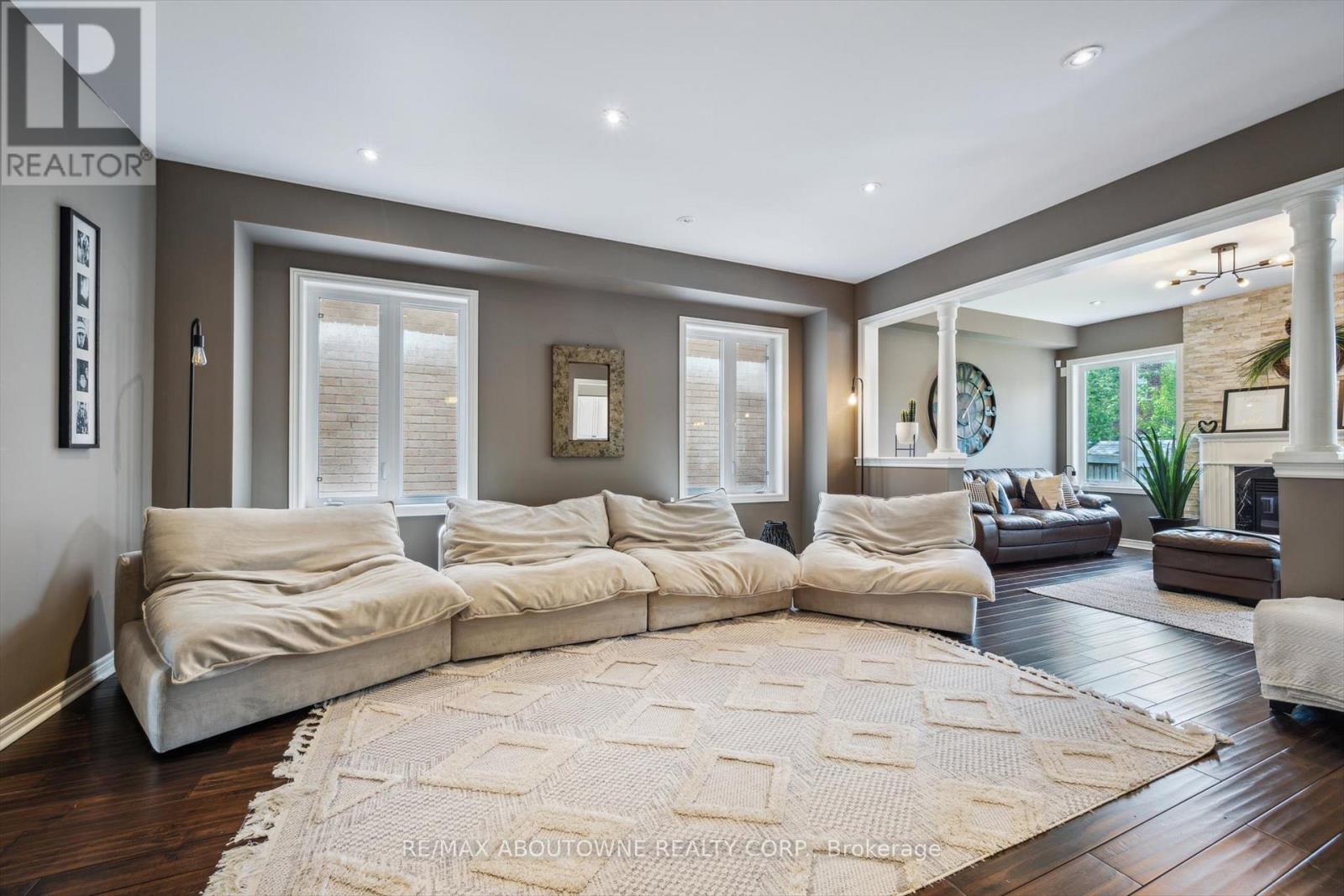 513 Charles Potter Lane, Oakville, Ontario  L6M 0P7 - Photo 6 - W12199105