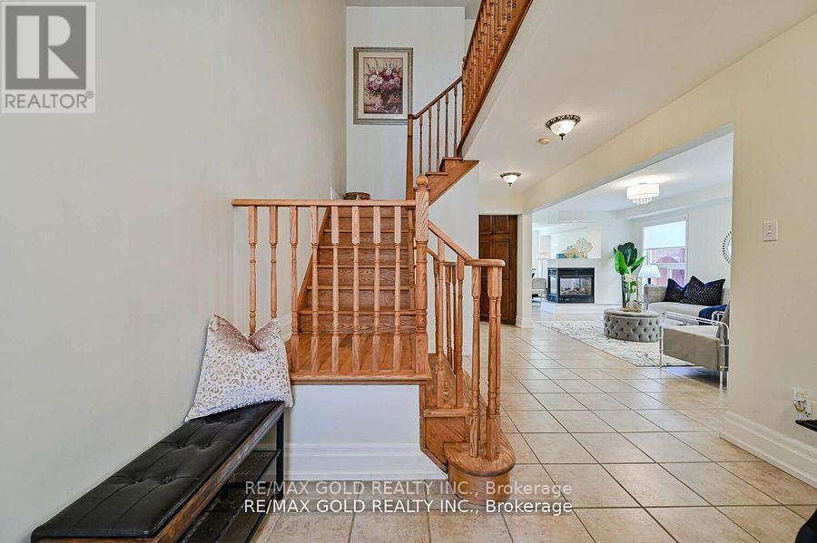 8 Willow Park Drive, Brampton, Ontario  L6R 2M9 - Photo 19 - W12199108