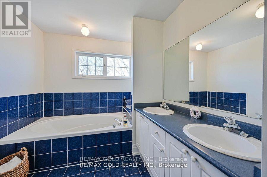 8 Willow Park Drive, Brampton, Ontario  L6R 2M9 - Photo 23 - W12199108